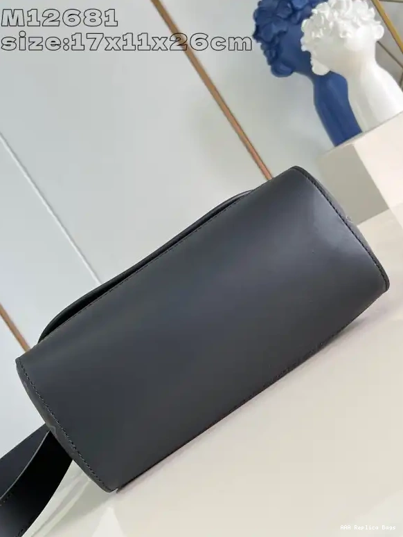 Aaa replica bags Pulse Louis Vuitton Messenger 0702